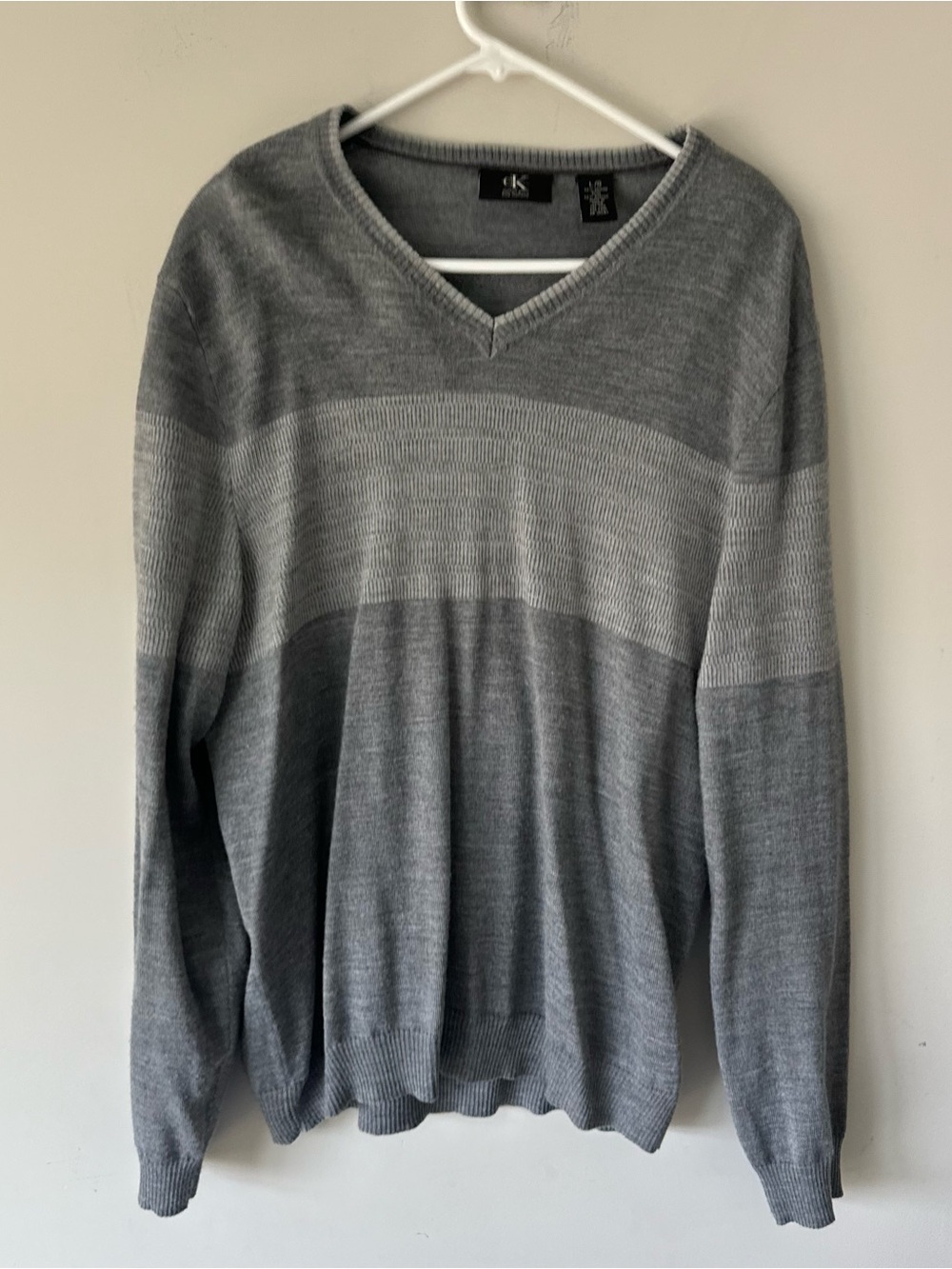 Calvin Klein Men's Gray Ombre V-Neck Sweater